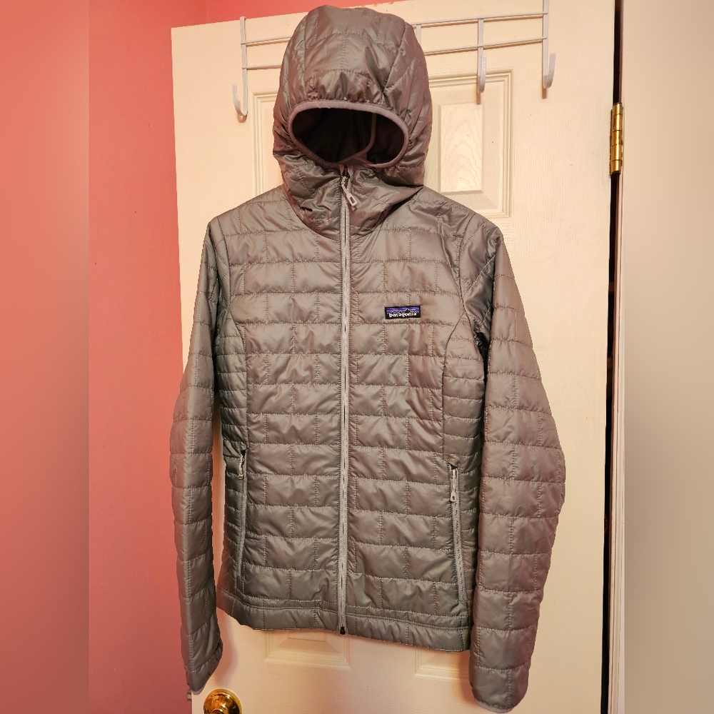 Patagonia Nano Puff Hooded Insulated jacket